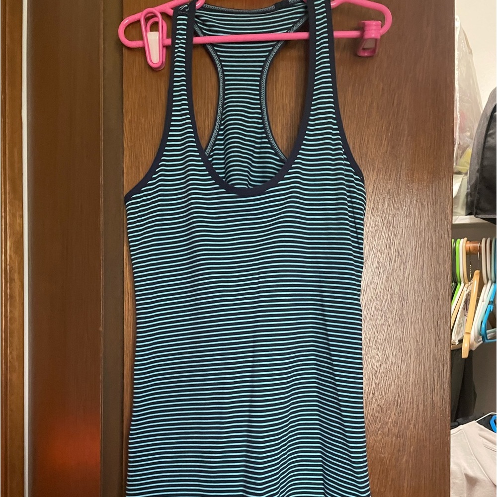 Lululemon cropped pants and tank
